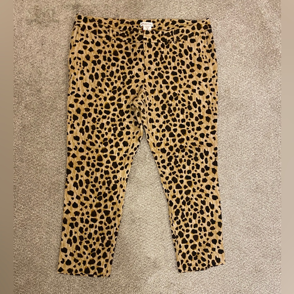 Merona cheetah capri pants 16